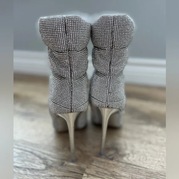 Steve Madden Cloak Rhinestone boot - Picture 11 of 11